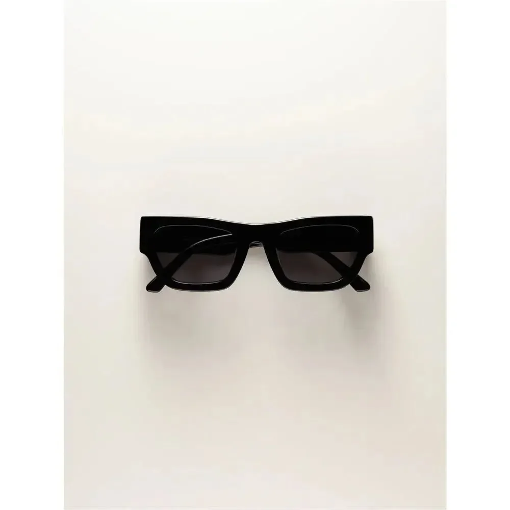 VEHLA Finn sunglasses in black smoke